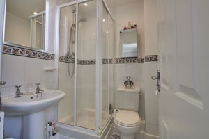 En Suite- click for photo gallery